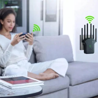 WiFi-repeater zwart
