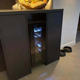 Temptech SOMX30DRB wijnkoelkast 17 flessen