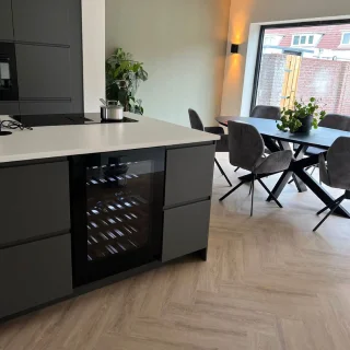 Temptech SOMX60DRB Wijnkoelkast 46 flessen