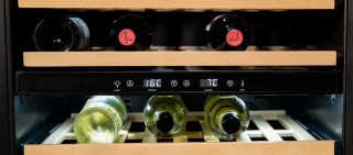 Vinata Vernale Premium Wijnklimaatkast 51 flessen zwart