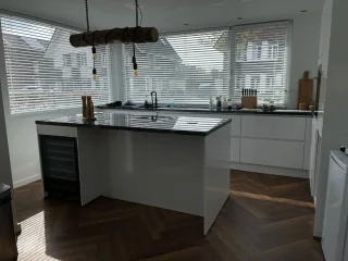 Vinata Vernale Premium Wijnklimaatkast 51 flessen zwart