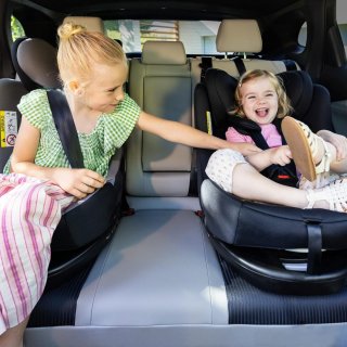 Wat vinden we goed aan de 360 Draaibare Autostoel voor Kinderen, i-Size, Groep 0-3, ISOFIX Bevestiging, Zijdelingse Bescherming, 5 Ligposities, 9 Hoofdsteunposities, Comfortabel en Veilig, Tot 150 cm