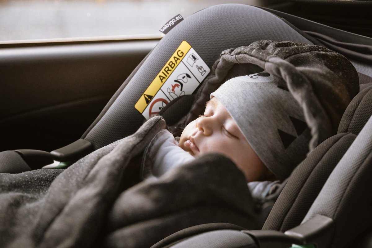 BabyGO iTravel XP i-Size Autostoel Zwart 40-87 cm