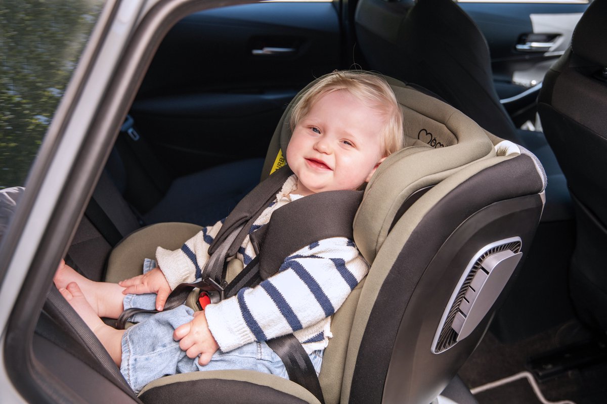 MoMi Urso i-Size autostoel isoFix Zwart-Roze