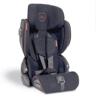Zwarte isofix autostoel