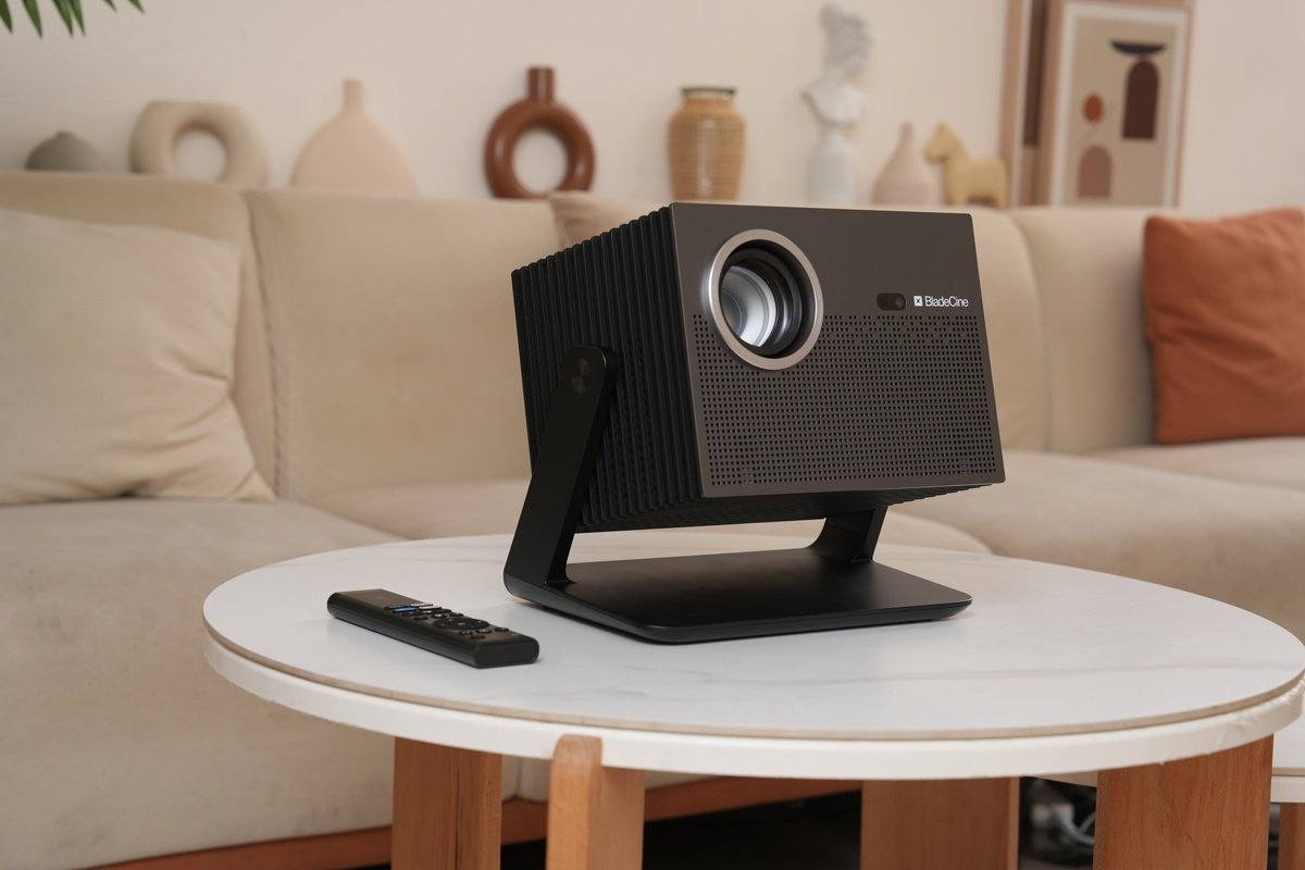 BladeCine Cube 600 ISO-Lumen Grijs