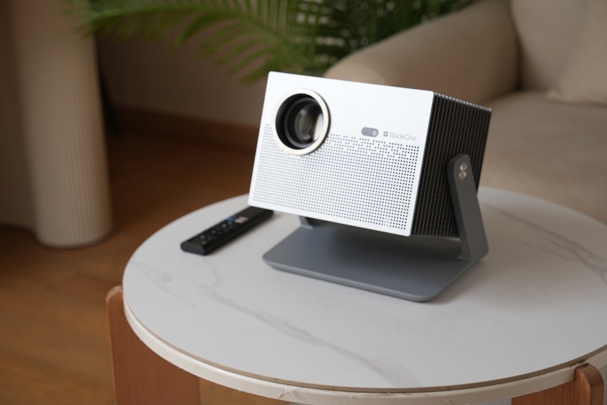 BladeCine Cube 600 ISO-Lumen Wit