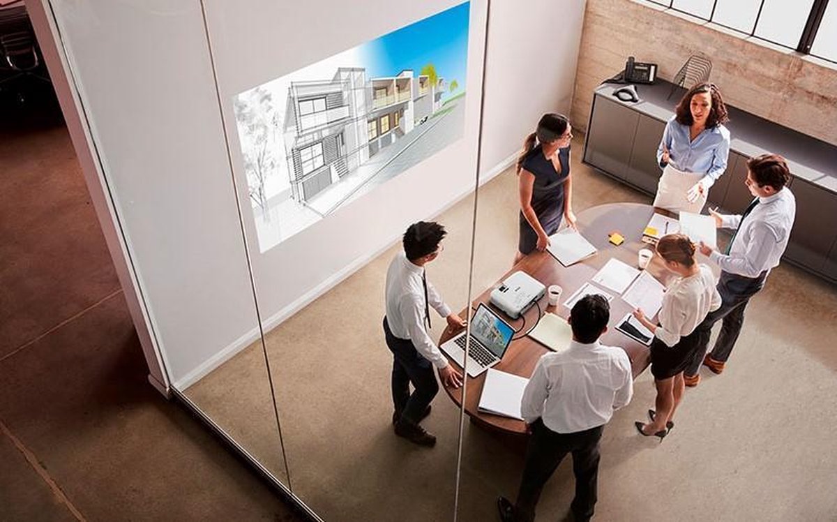 Epson EB-FH52 projector