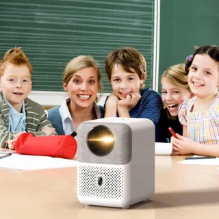 Equivera Mini Beamer Projector