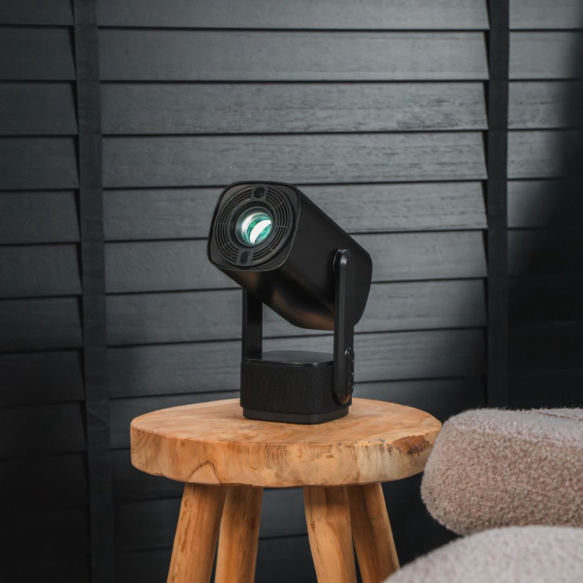 LumeWorks Nova Mini 4K Android Projector Zwart