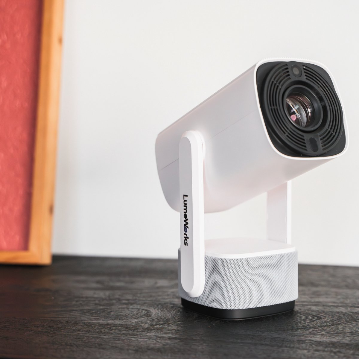 LumeWorks Nova Mini 4K Projector Wit