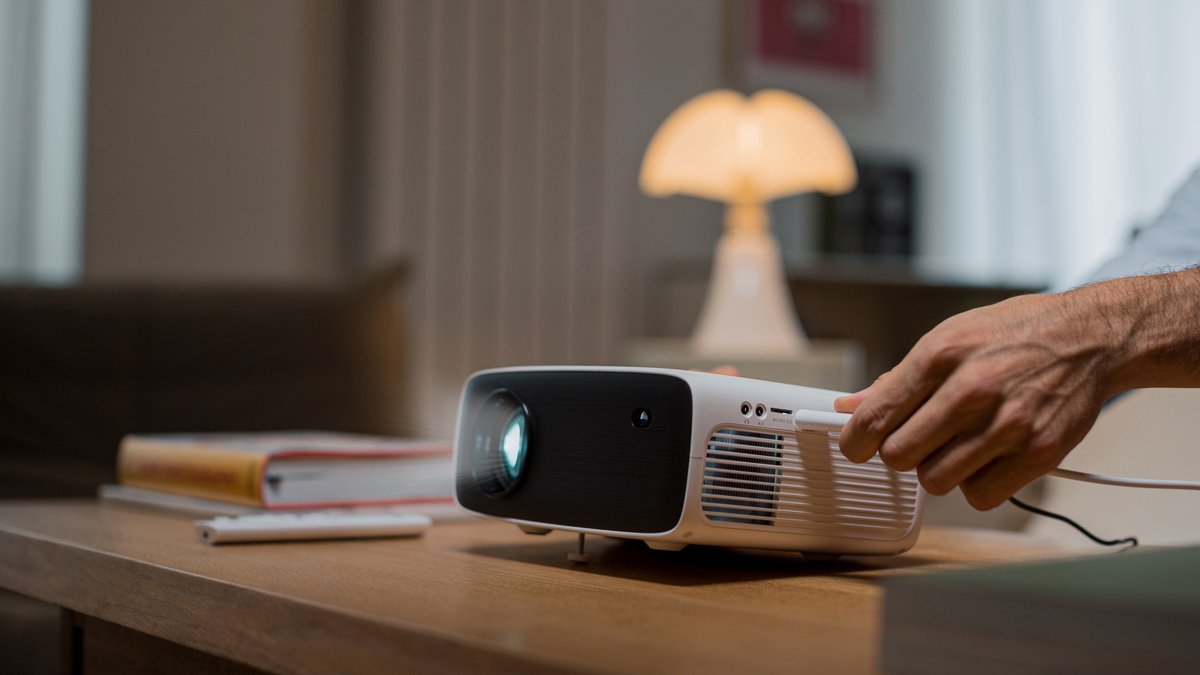 Philips NeoPix 200 Full-HD projector 80 inch