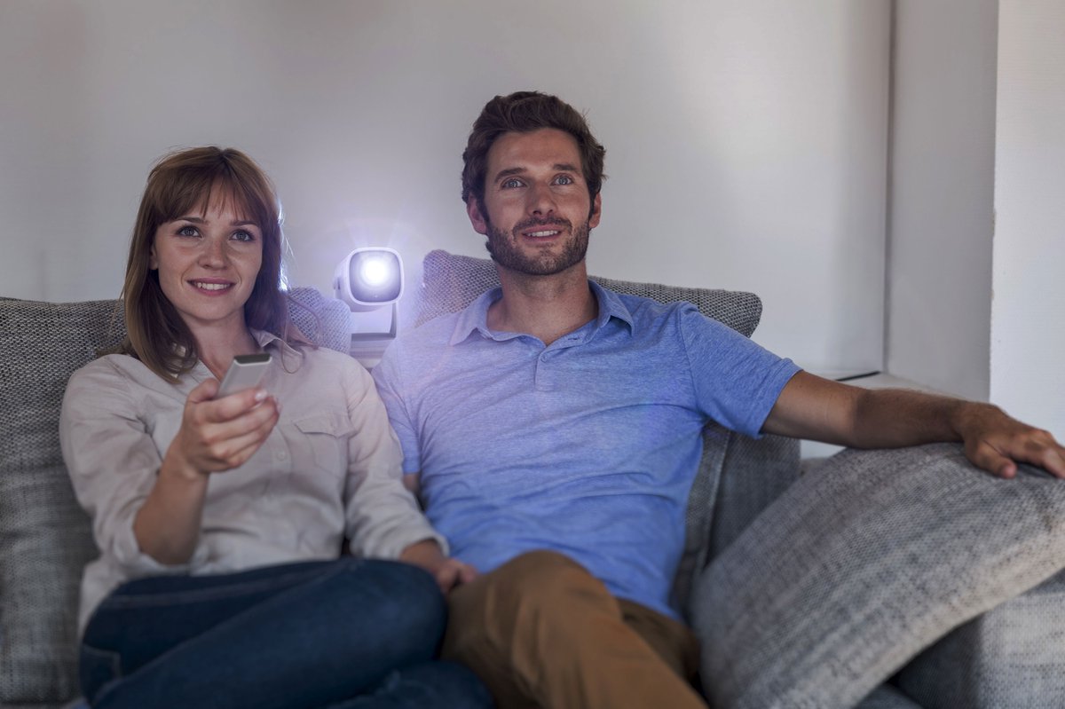 Philips NeoPix 230 Full-HD projector 80 inch