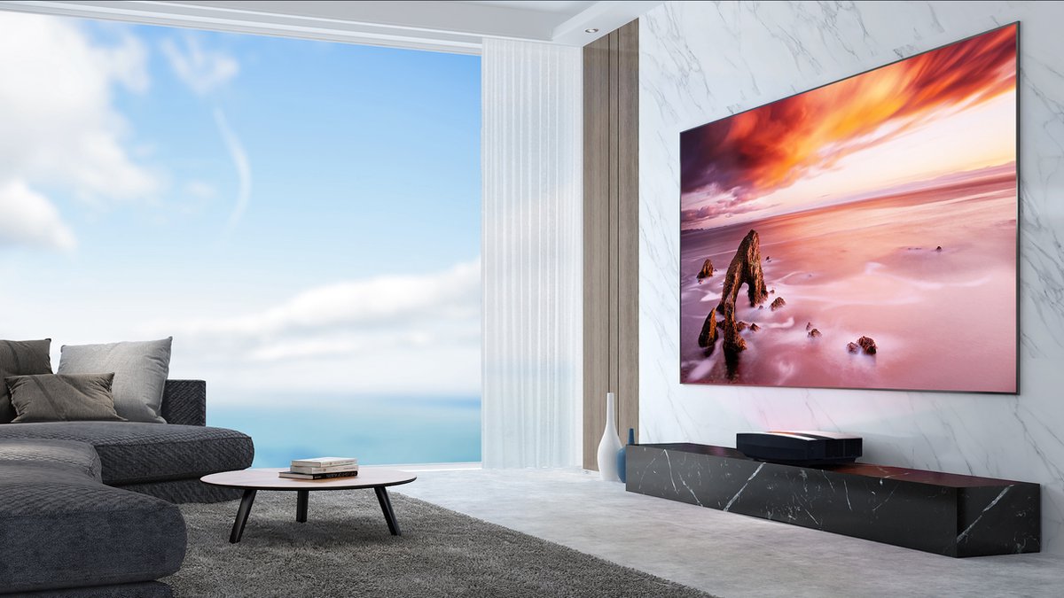 XGIMI AURA projector
