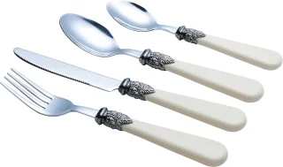 24-delige Vintage Bestekset - Elegante Roestvrij Stalen Set met Antiek Crème Handgrepen voor een Klassieke Tafelsetting