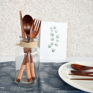 Creatieve Houten Bestekset 4-delig - Artistieke Eetstokjes met Lepel en Vork in Natuurdesign voor Sushi en Reizen