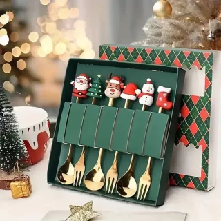 Luxe Kerst Bestekset 6-delig – Goudkleurig – Lepels & Vorken – Cadeauset met Kerstfiguurtjes – Santa | Rendier | Kerstboom | Sneeuwpop
