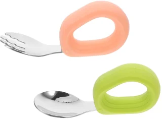 Jongens en meisjes vork en lepel set roestvrij staal zachte siliconen handvat jongens en meisjes servies buigbaar ontwerp vork en lepel eetgerei