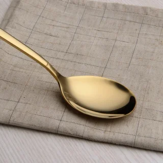 24-delige gouden bestekset voor 6 personen