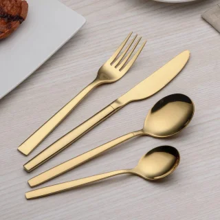 24-delige gouden bestekset voor 6 personen