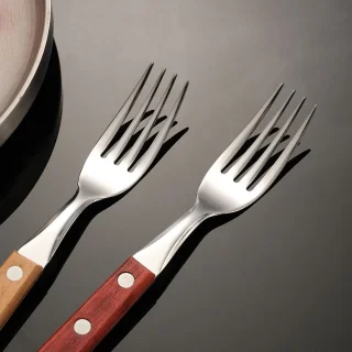3-delige RVS bestekset - steakmes, vork en lepel - roodbruin