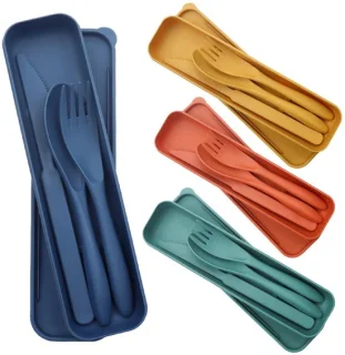 4 stuks kunststof reisbestek met etui