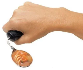 Aangepast dik bestek 4-delig zwart met soft grip