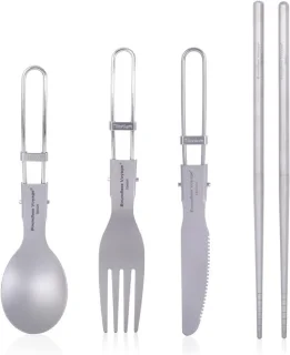 Camping bestekset van titanium met mes, vork, lepel en eetstokjes