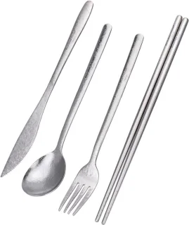 Campingbestekset van titanium met lange handvatten