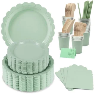 Omgoods sage groene eettafelset voor 25 gasten