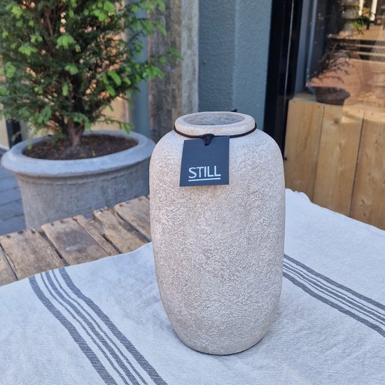 STILL flesvaas medium LIGHT — natuurlijke eenvoud in een elegant formaat