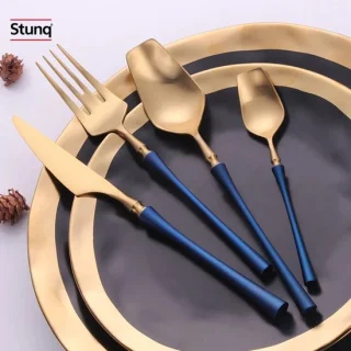 Stunq bestekset 4-delig RVS met blauwe handvatten
