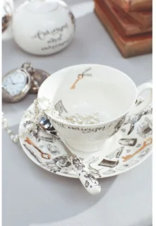 V&A Alice in Wonderland Theelepels Porselein RVS Set 4