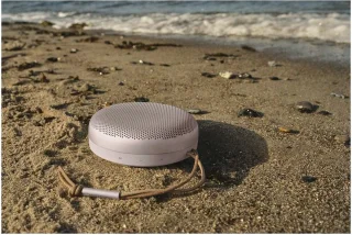Bang & Olufsen Beosound A1 (2nd Gen) Roze Bluetooth speaker