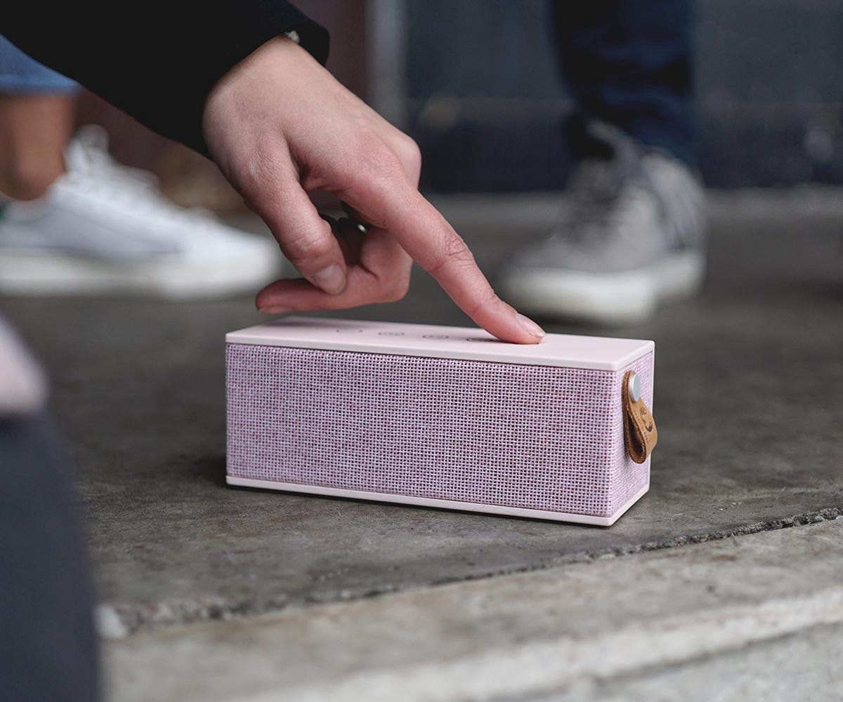 Fresh 'n Rebel Rockbox Brick Fabriq Bluetooth Speaker Roze