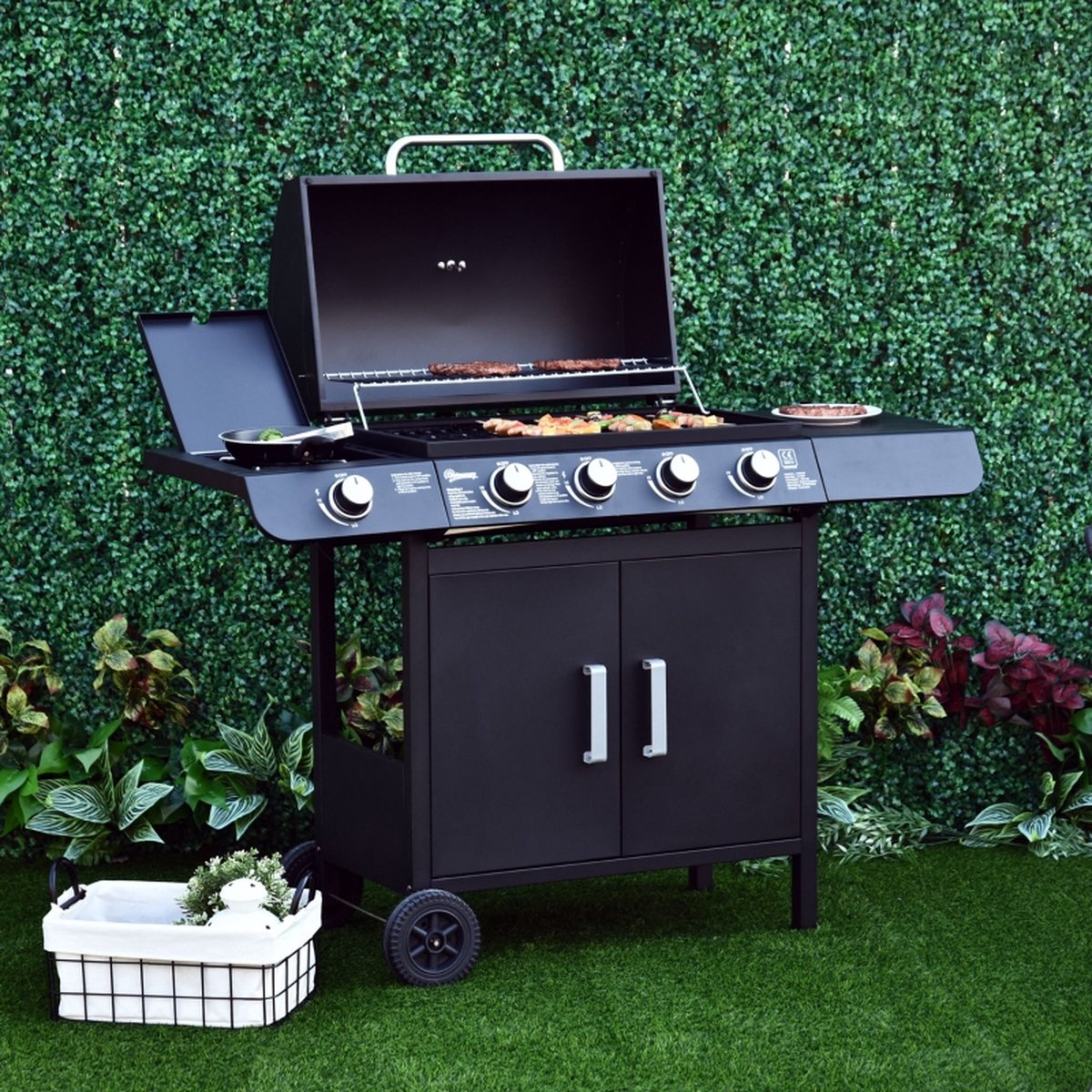Wat vinden we goed aan de Gasbarbecue 5 branders zwart