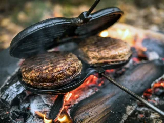 Petromax Gietijzeren Hamburgerpers