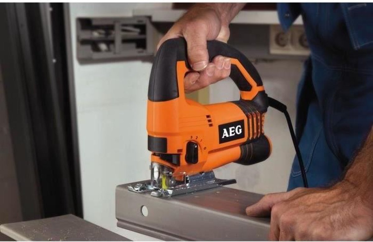 Wat vinden we goed aan de AEG STEP80 Decoupeerzaag 700W