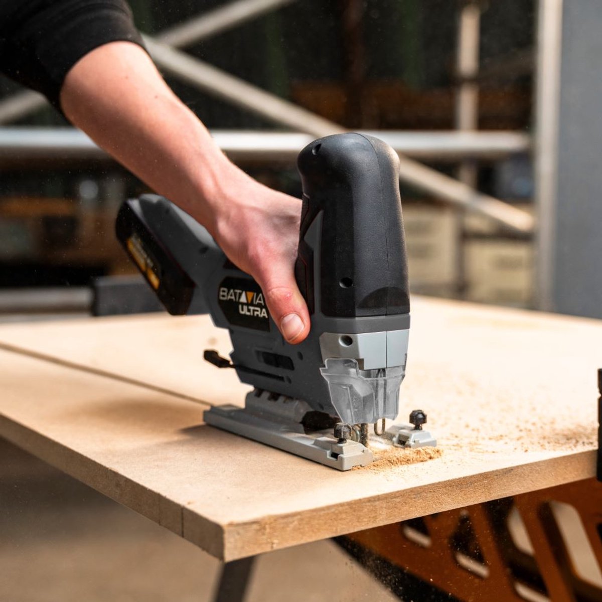 Batavia Accu 18V Brushless Decoupeerzaag Ultra inclusief Accu & Lader