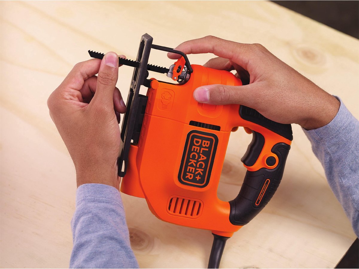 Black & Decker 520W Pendeldecoupeerzaag