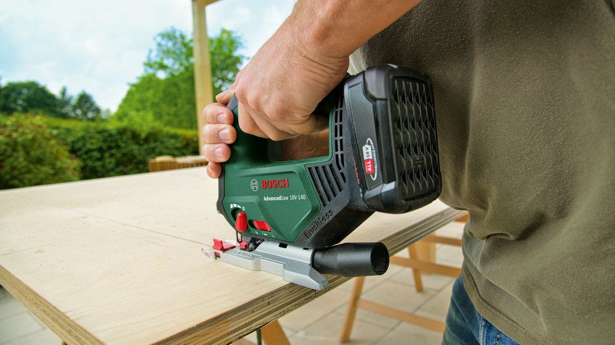 Bosch AdvancedSaw 18V-140 Accudecoupeerzaag