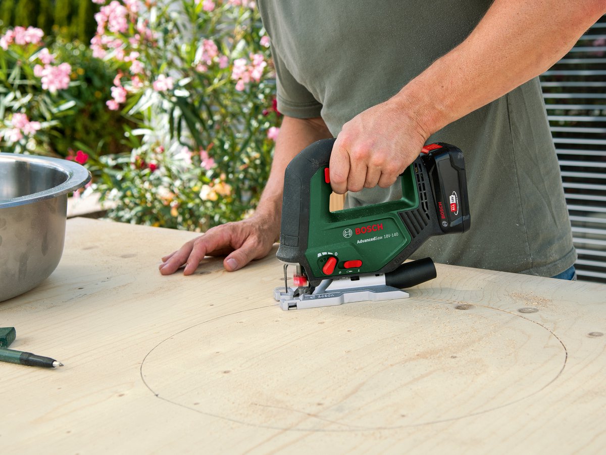Bosch AdvancedSaw 18V-140 Accudecoupeerzaag
