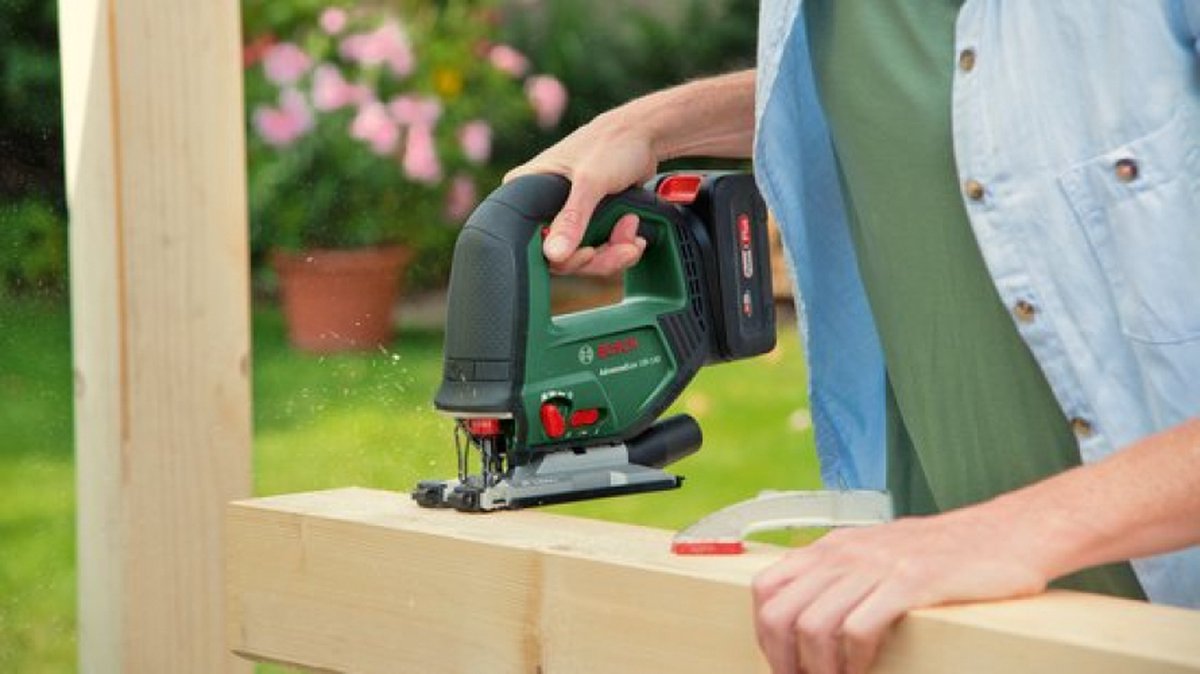 Bosch AdvancedSaw 18V-140 Accudecoupeerzaag Set