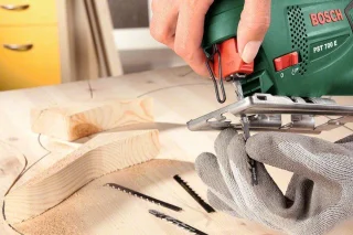 Bosch PST 700 E Decoupeerzaag 500W op snoer