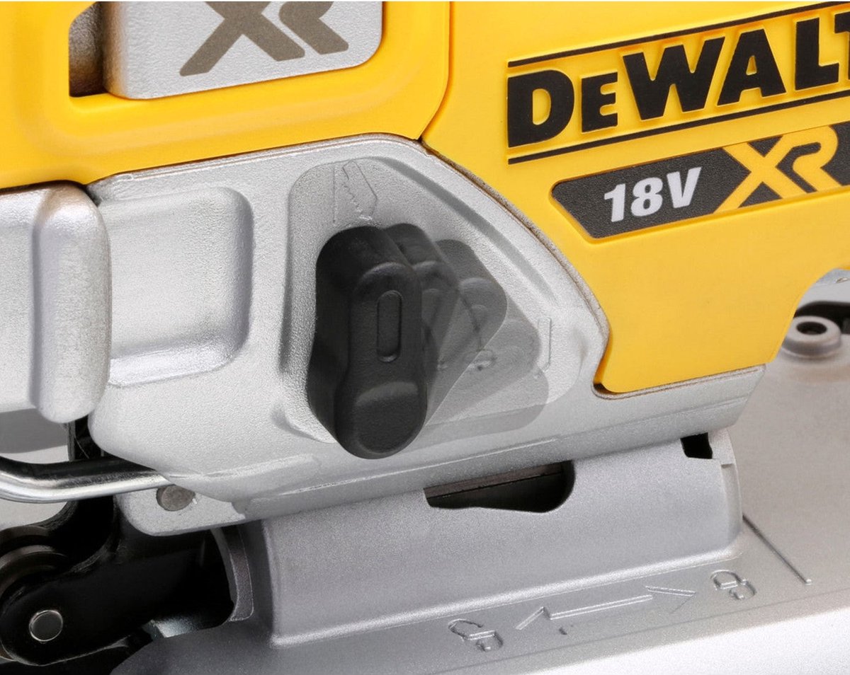 DeWalt DCS334N 18V accu decoupeerzaag body