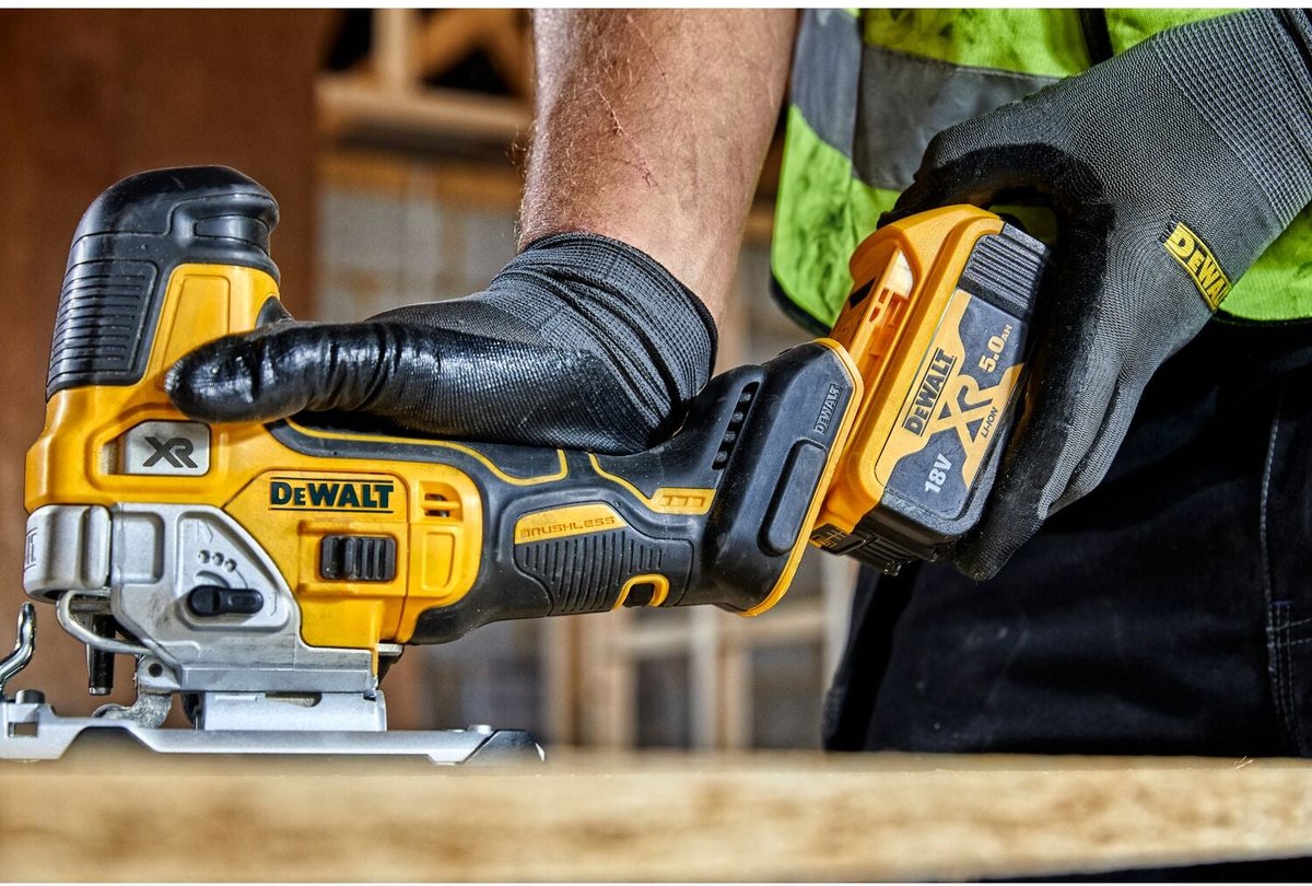 DeWALT DCS335P2 Accu Decoupeerzaag 18V 5,0Ah Li-ion TSTAK