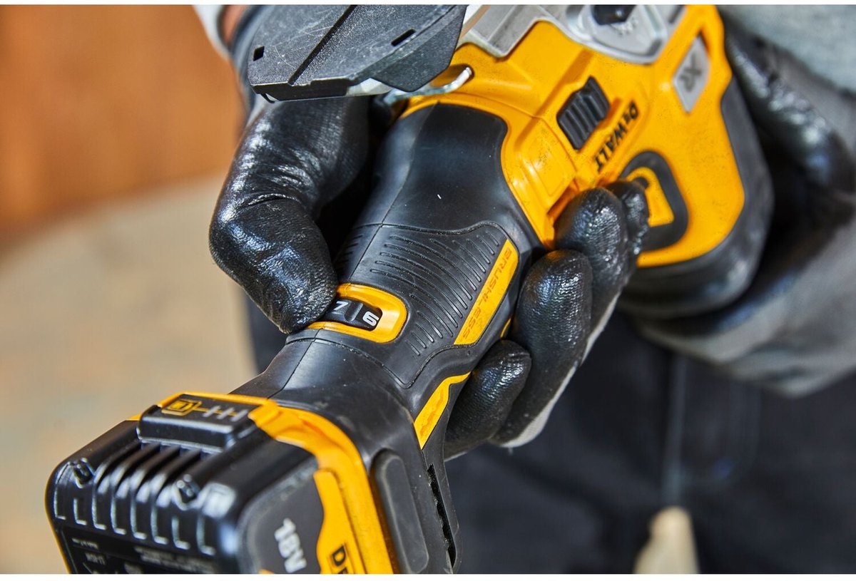 DeWALT DCS335P2 Accu Decoupeerzaag 18V 5,0Ah Li-ion TSTAK