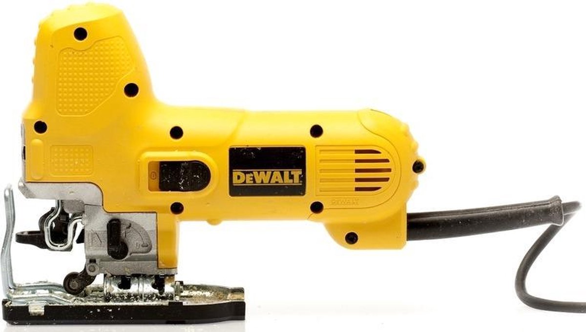 Wat vinden we goed aan de DeWalt DW343K Decoupeerzaag 550W