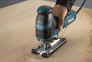 Makita Decoupeerzaag 4351FCTJ Bedraad Met Koffer