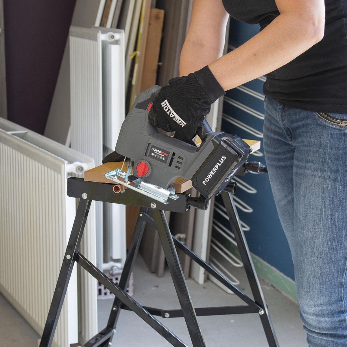 Powerplus POWEBJSS1 18V Decoupeerzaag inclusief accu en lader